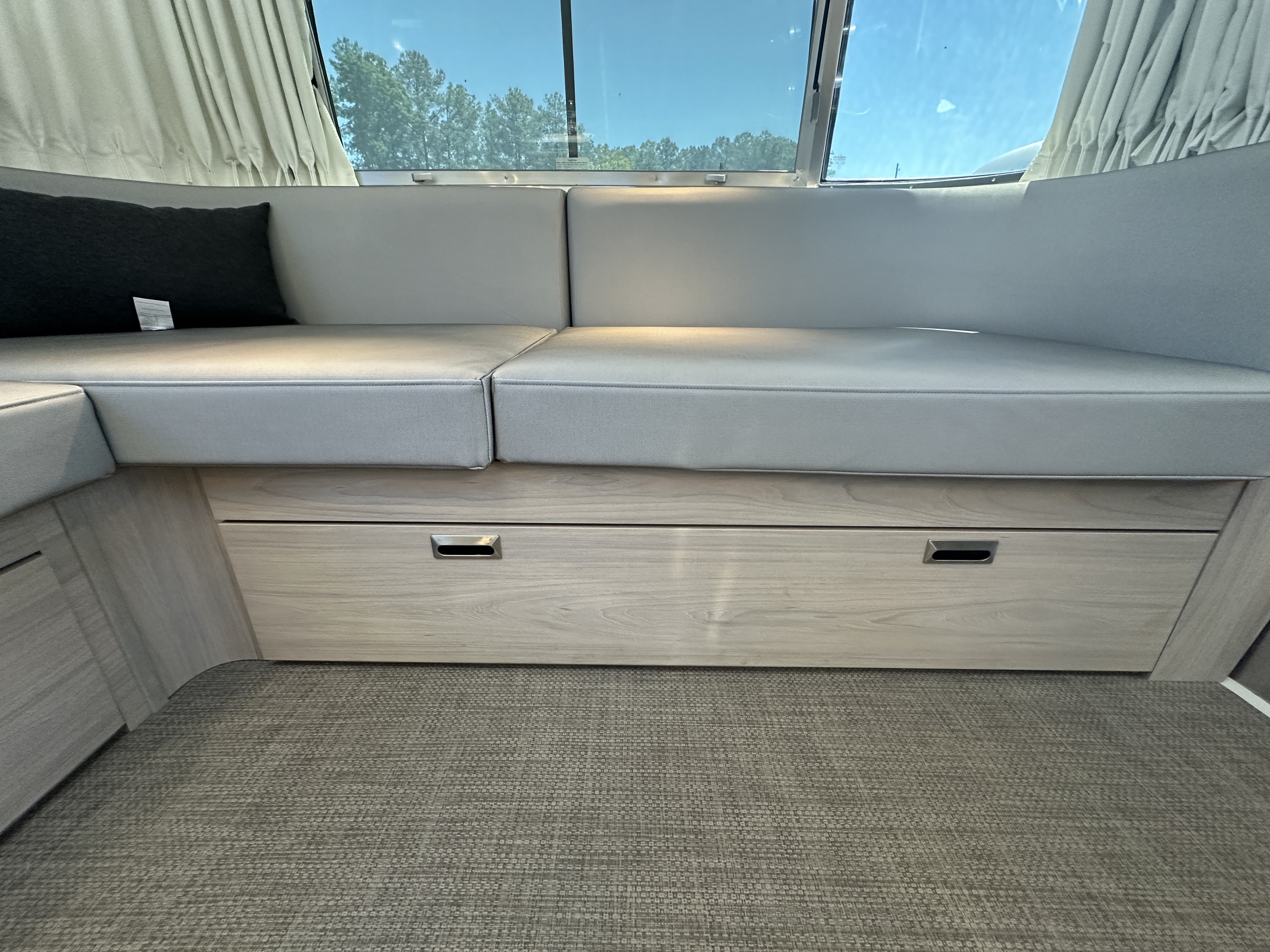 2026 Airstream Globetrotter 30RB - Image 8