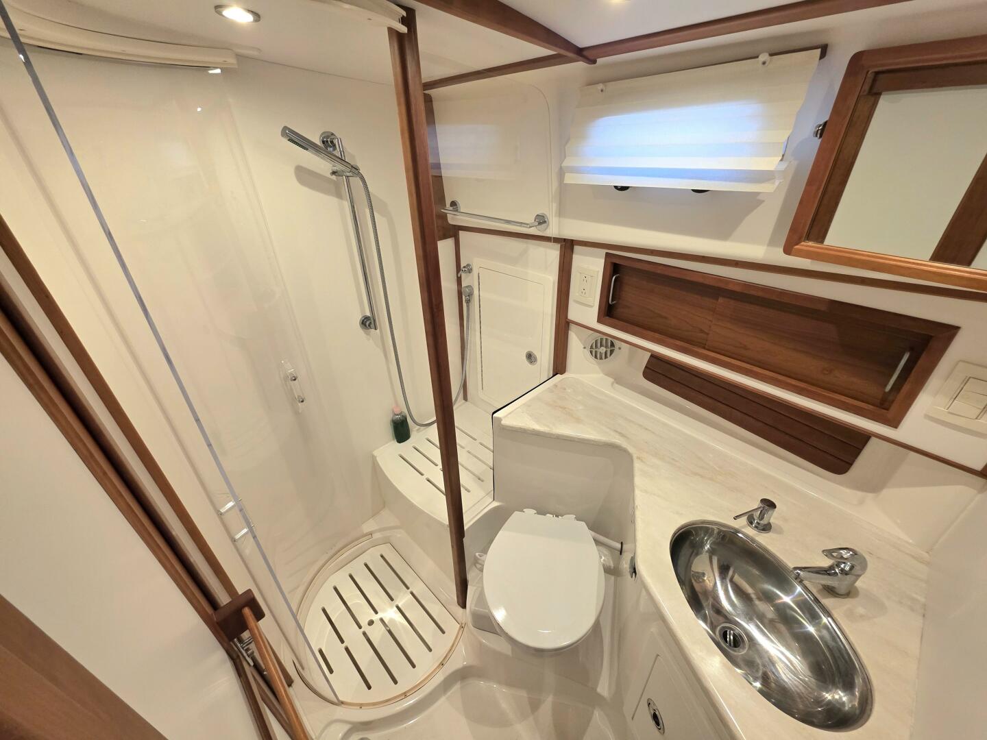 2017 Sabre 42 Salon Express - Image 24