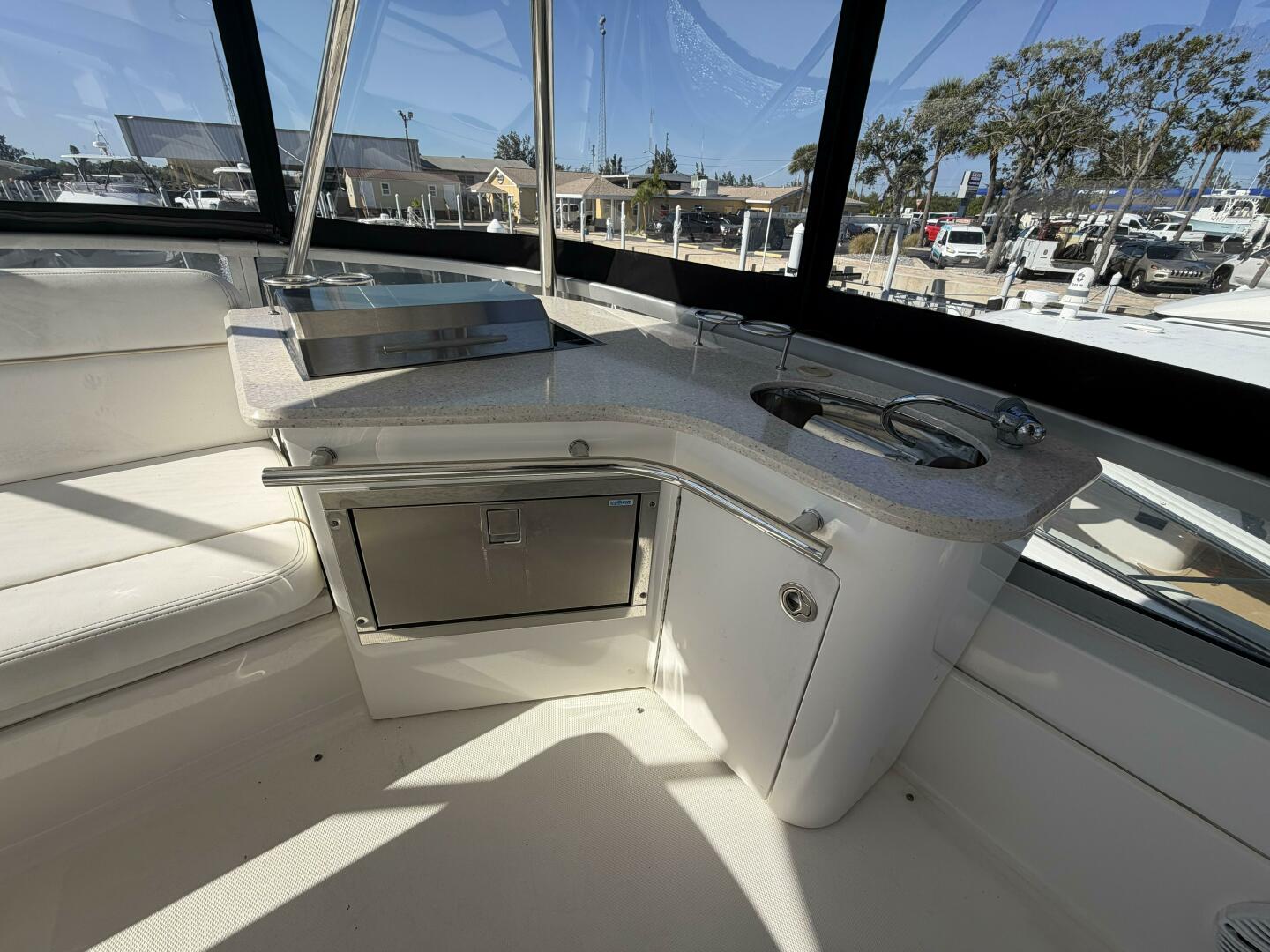 2008 Sea Ray 47 Sedan Bridge - Image 12