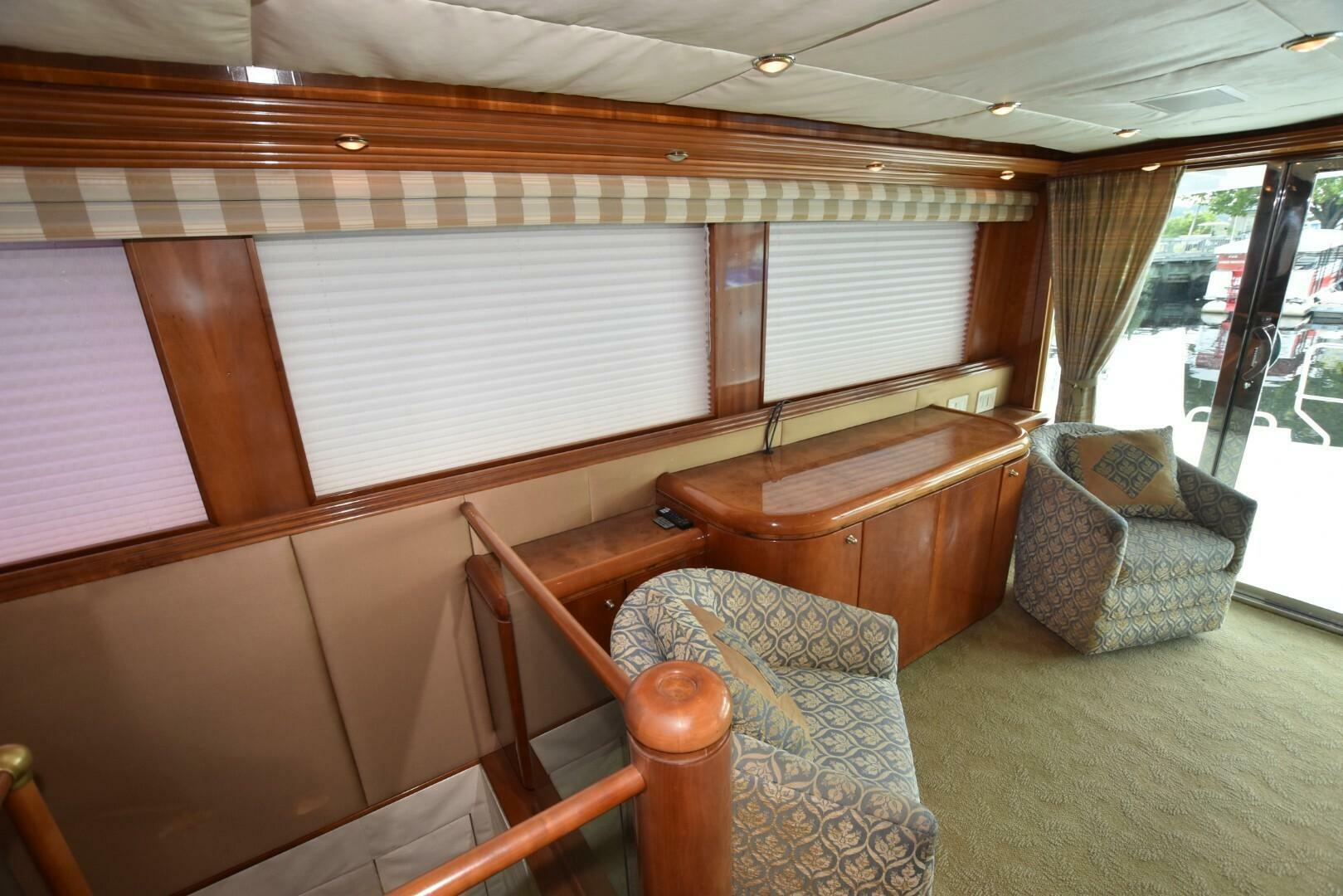 1998 Hatteras 74 Sportdeck - Image 17