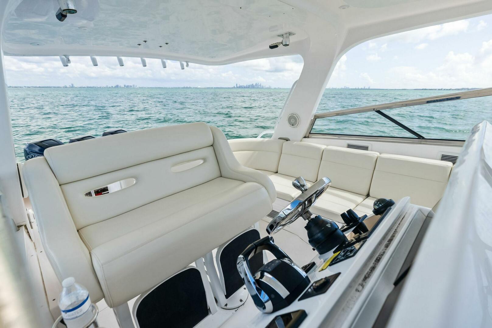 2018 Intrepid 430 Sport Yacht - Image 31