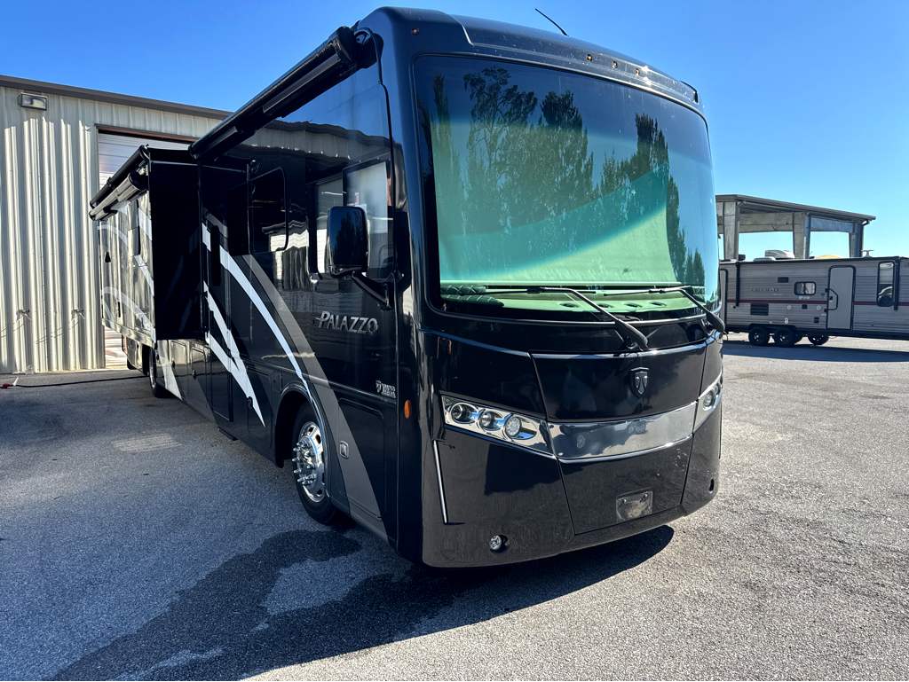 2019 THOR MOTOR COACH PALAZZO 37.4 - Image 1