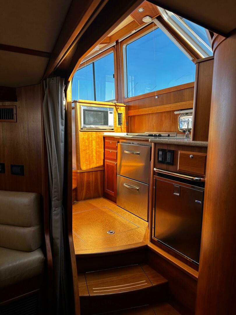 2014 Sabre 42 Salon Express - Image 25