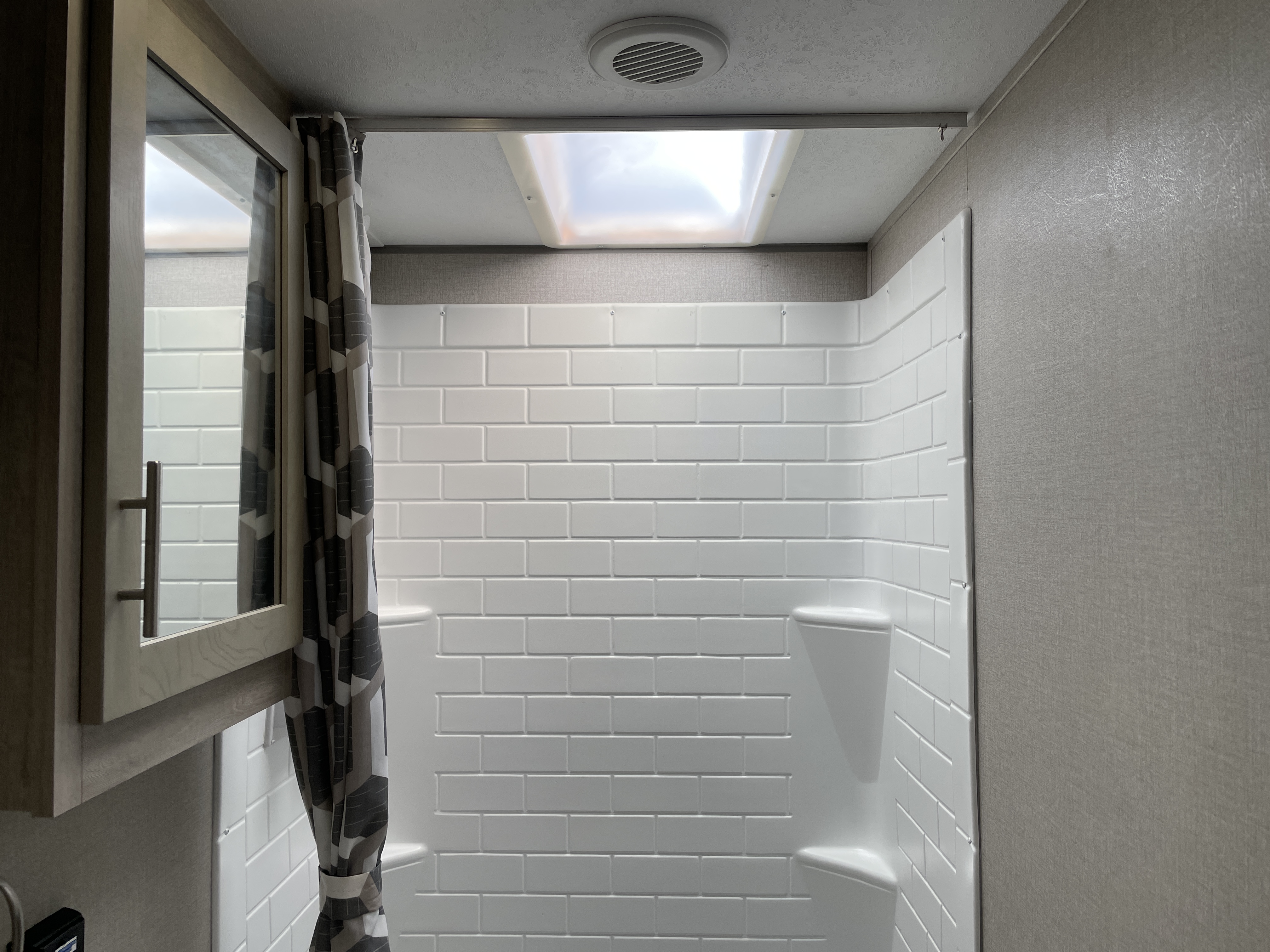 2023 Coachmen Catalina Trail Blazer 29THS - Image 17