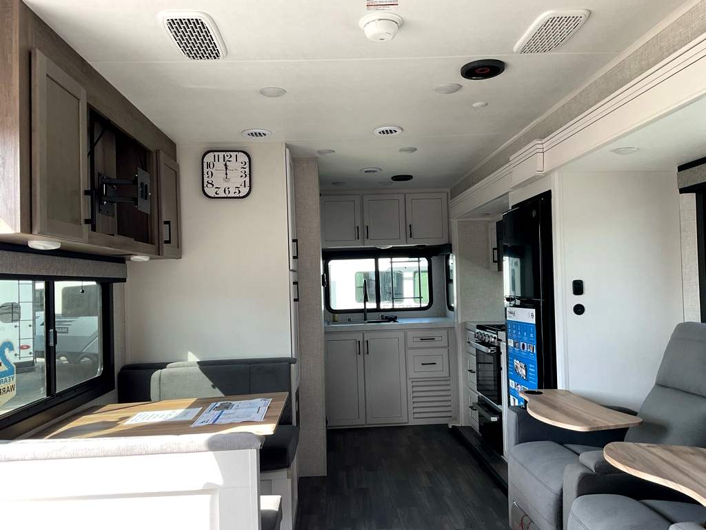 2025 JAYCO Eagle 230 MLCS HT - Image 5