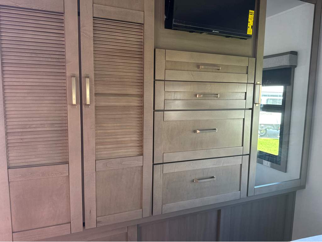 2027 JAYCO GREYHAWK 29MV - Image 26