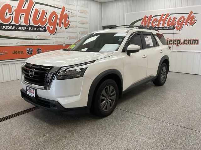 2024 Nissan Pathfinder Utility 4D SV 4WD - Image 1