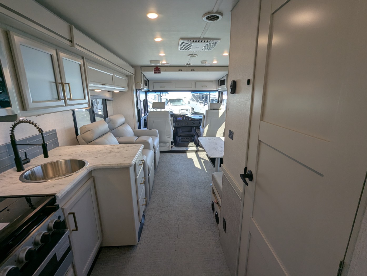 2026 Fleetwood Flair 29M - Image 31