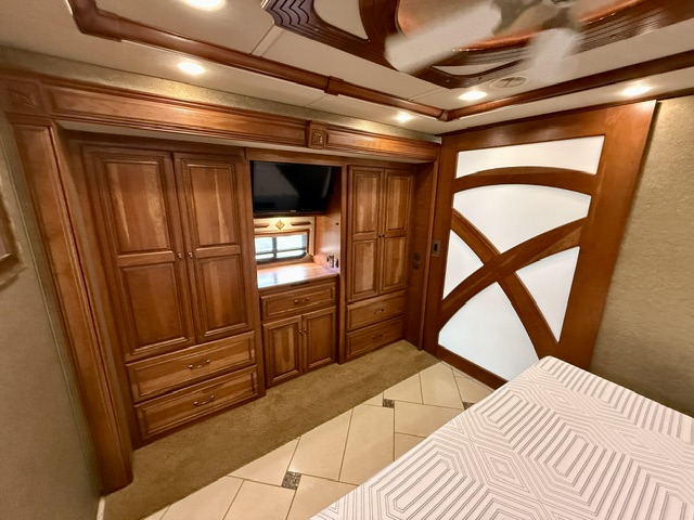2013 WINNEBAGO TOUR 42QD - Image 27