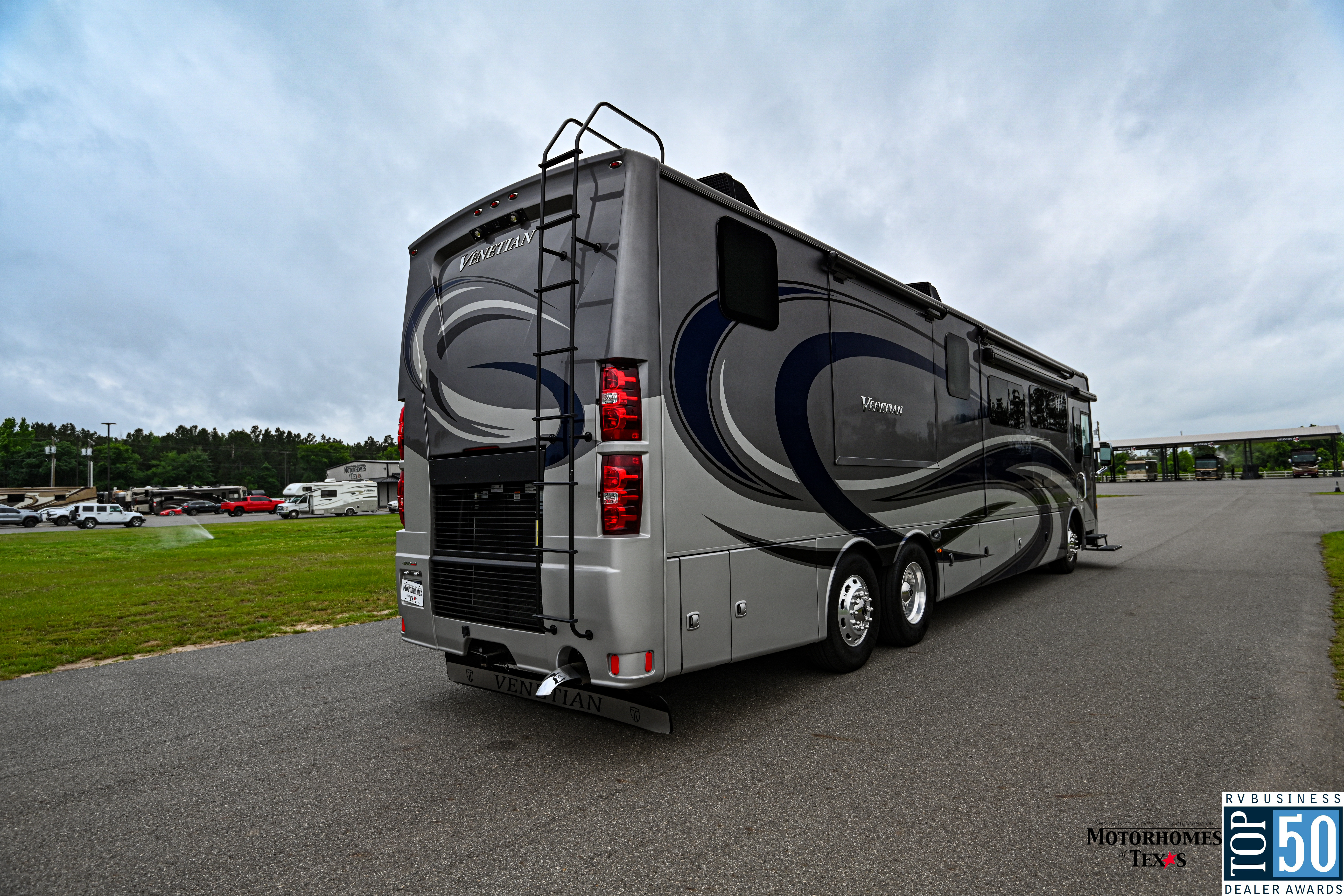 2022 Thor Motor Coach Venetian F42 - exterior 33