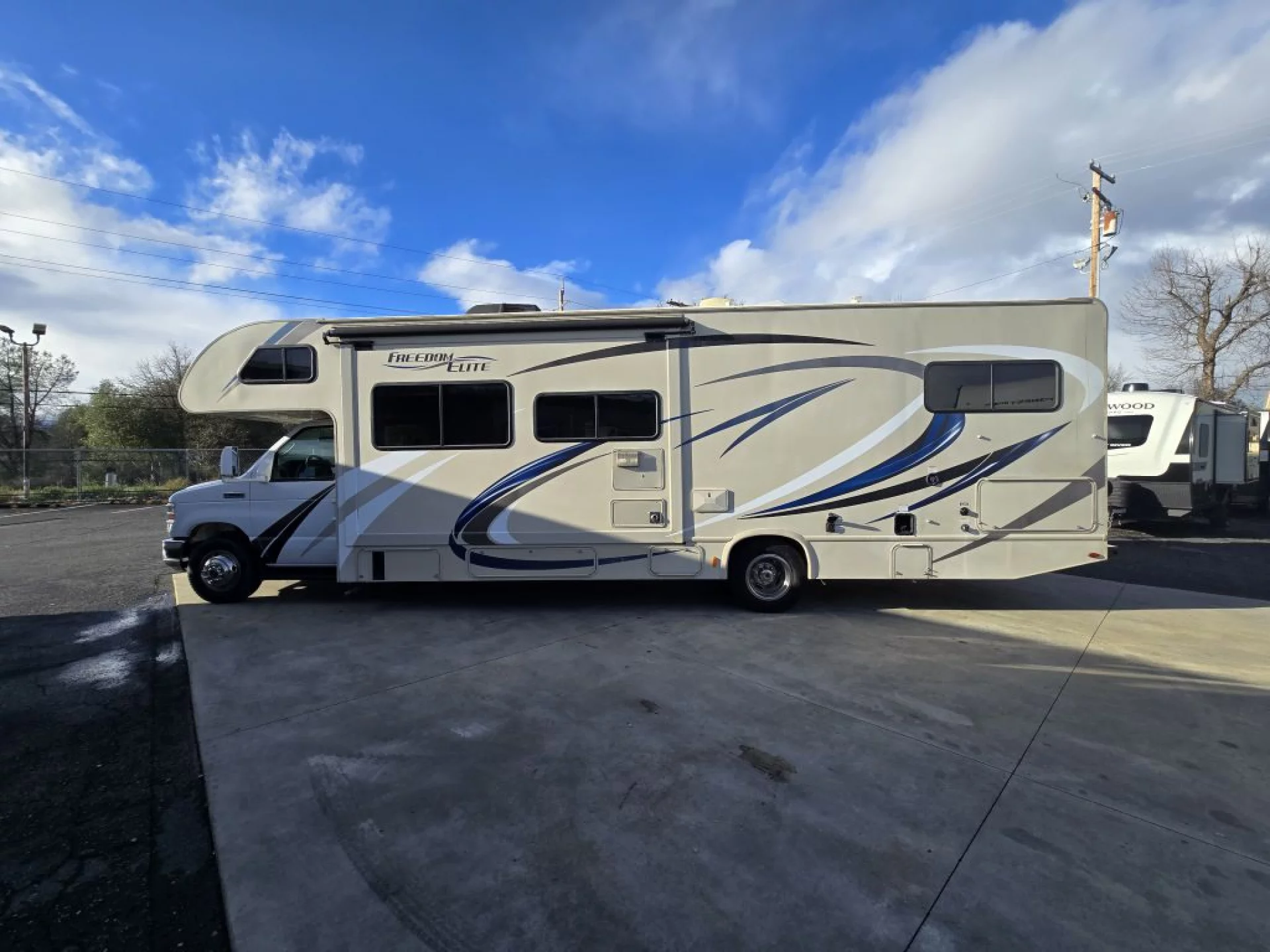 2019 THOR MOTOR COACH FREEDOM ELITE 30FE - Image 4