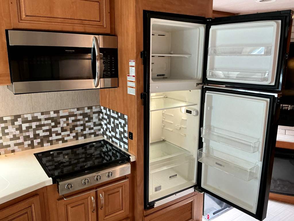 2019 NEXUS 37XCE - Image 15