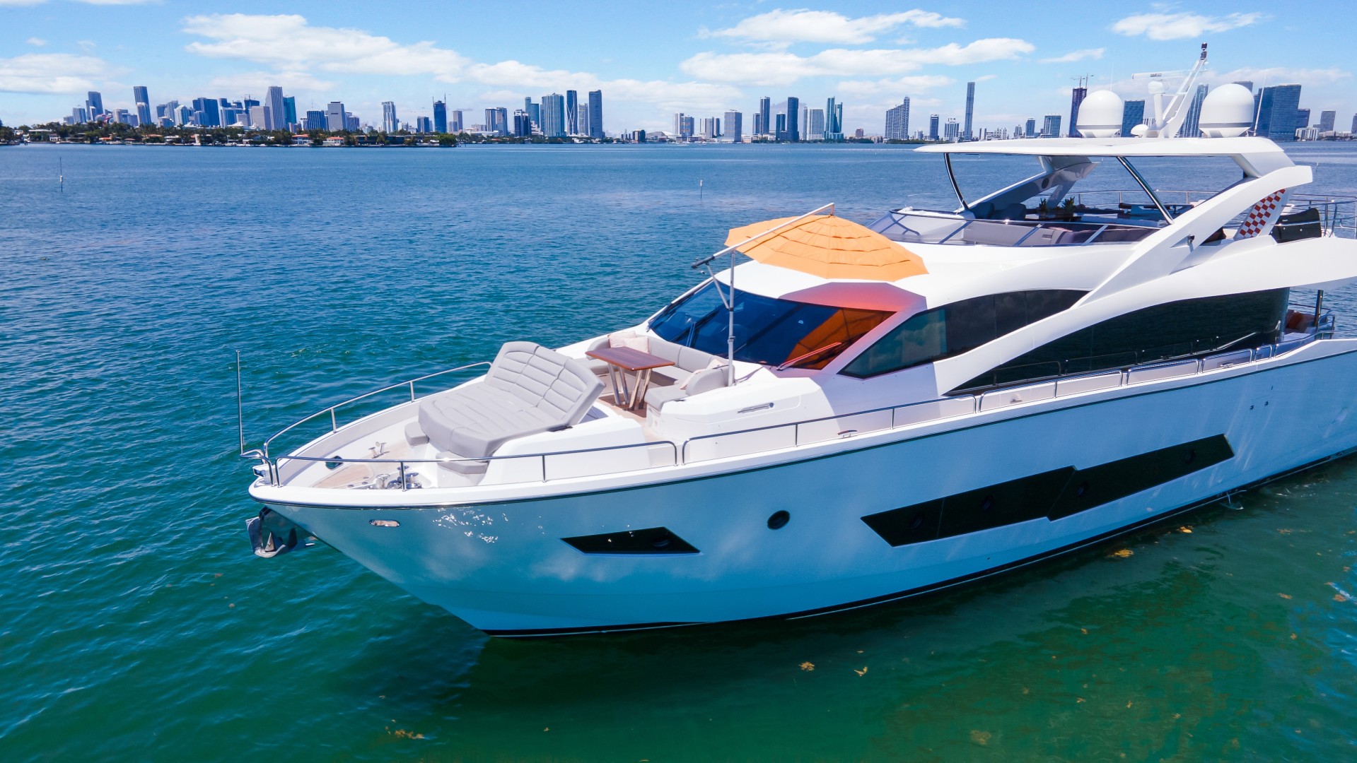 2018 Sunseeker 86 Yacht - Image 4