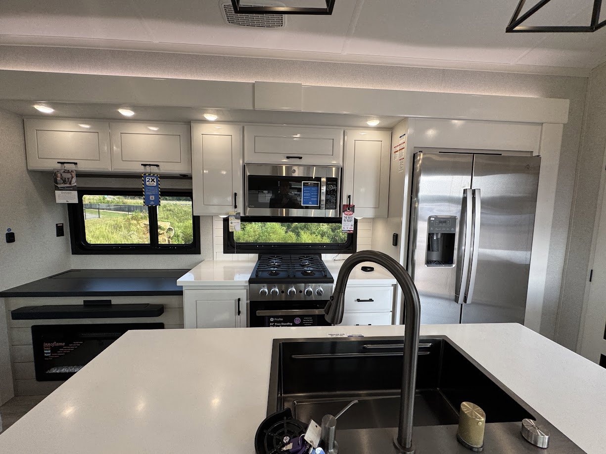 2026 JAYCO PINNACLE 32RLTS - Image 37