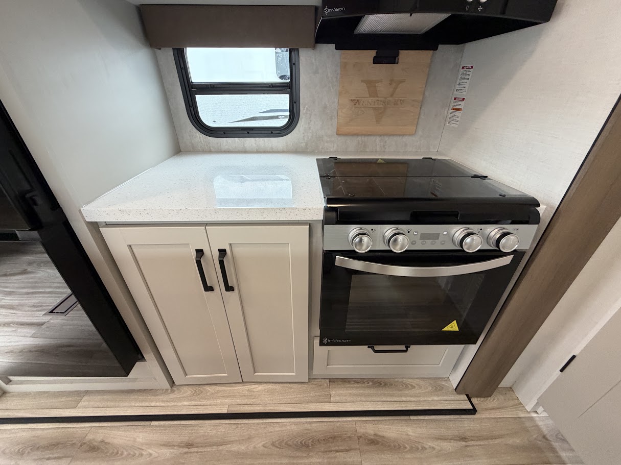 2027 VENTURE RV SPORTTREK 333VIK - Image 19