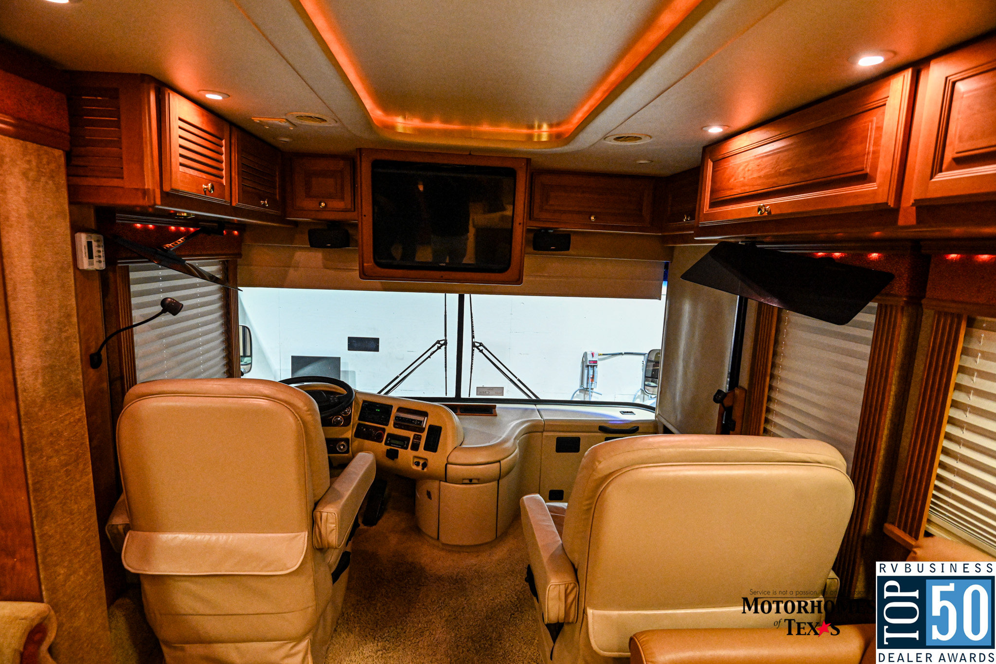 2002 Foretravel U320 4020 PBDS - interior 16