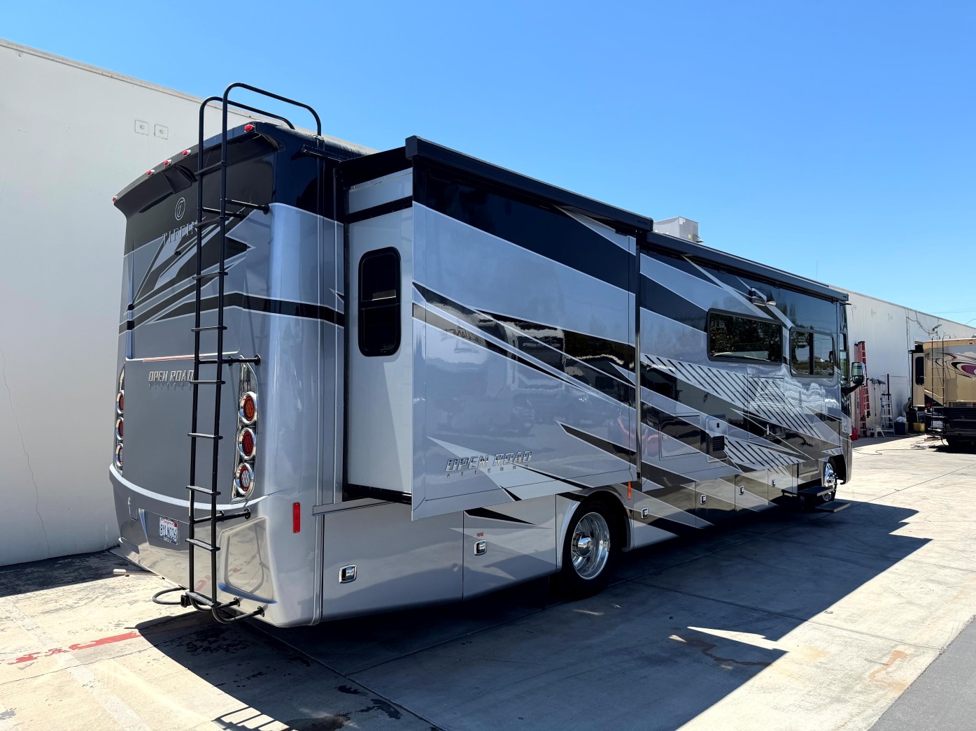 2022 Tiffin Open Road Allegro 34 PA - Image 3