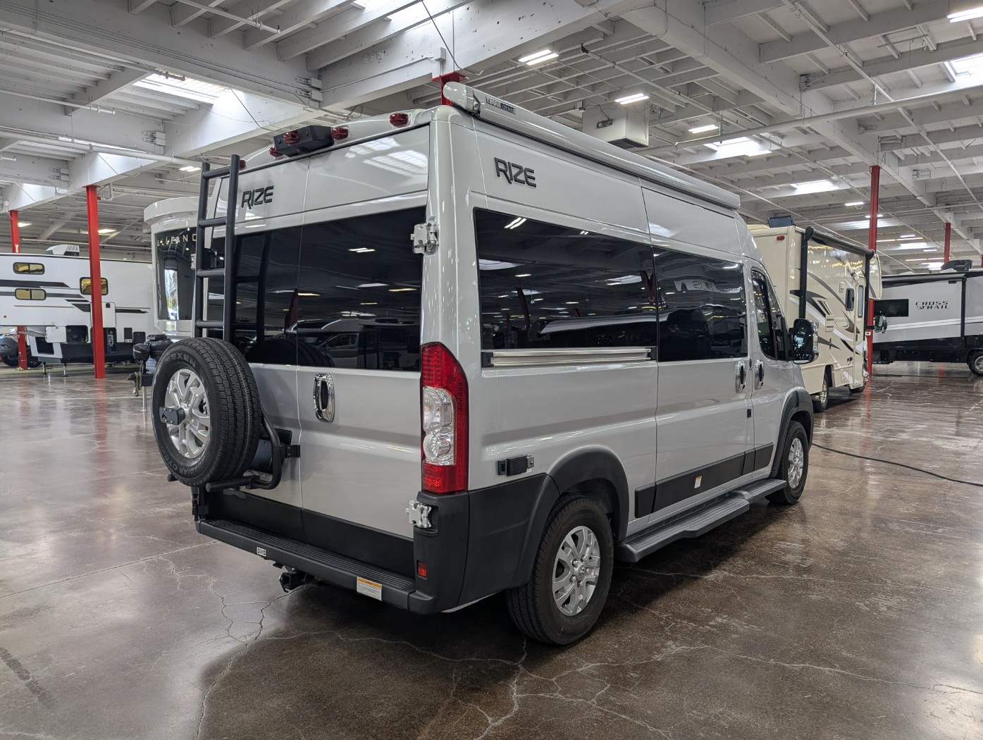 2024 Thor Motor Coach Rize 18M - Image 9