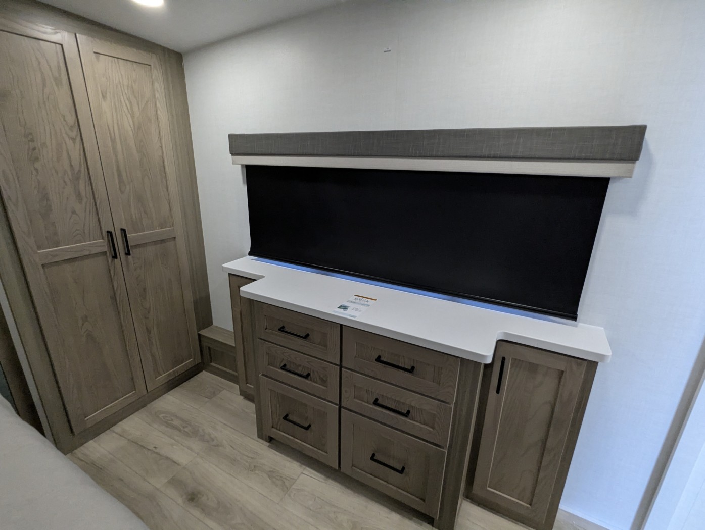 2026 Forest River Rockwood Signature 404SRK - Image 11