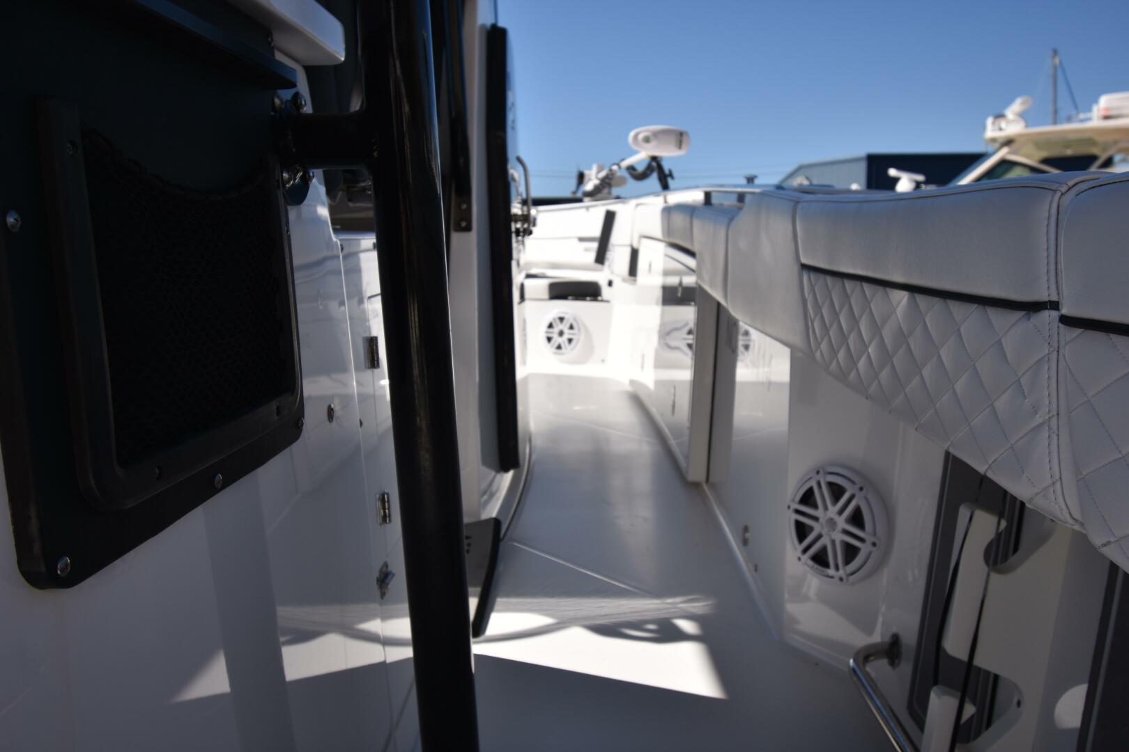 2021 Blackfin 332CC - Image 13