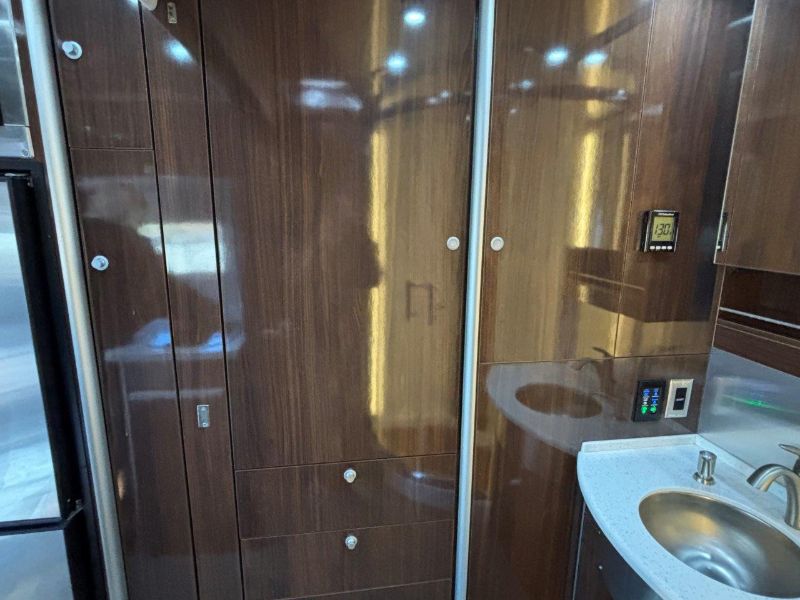 2019 Airstream Atlas Murphy Suite - Image 19