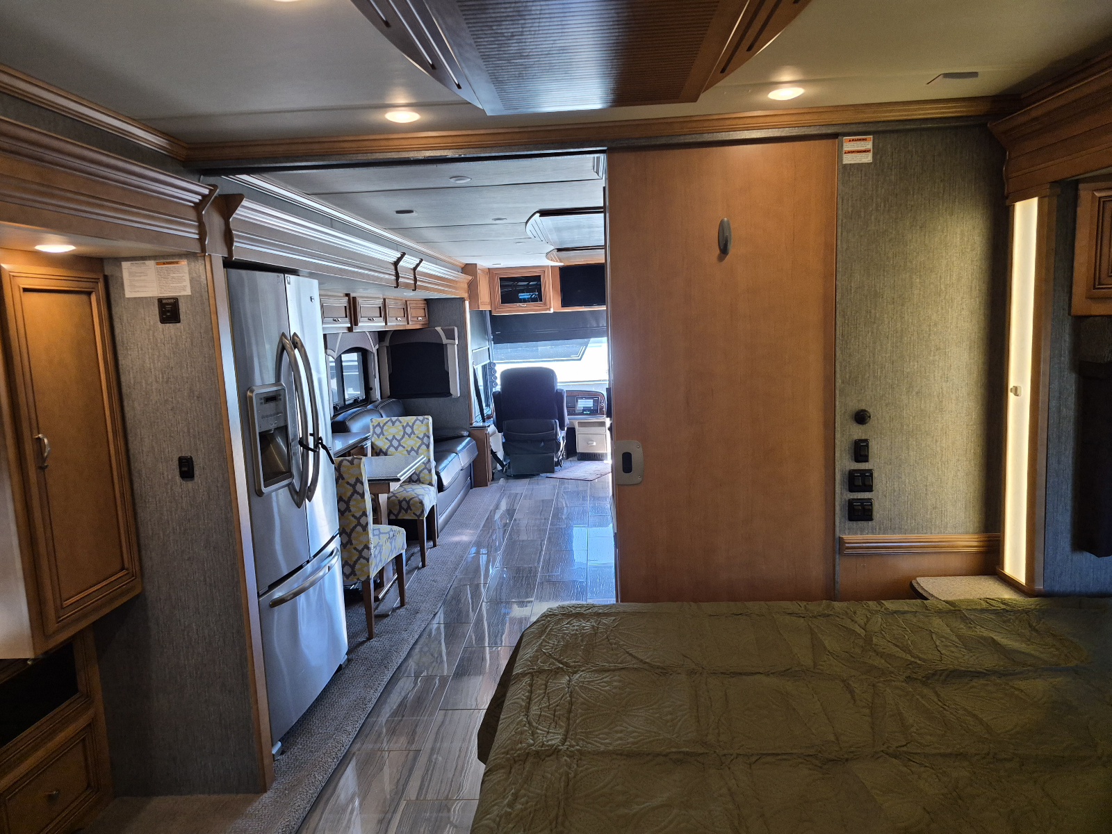 2015 Newmar Ventana 3636 - Image 24