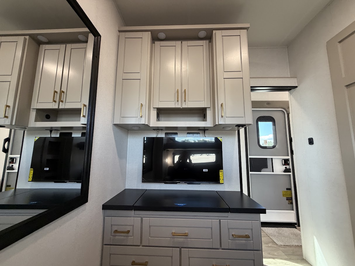 2027 JAYCO NORTH POINT 361RLBH - Image 43