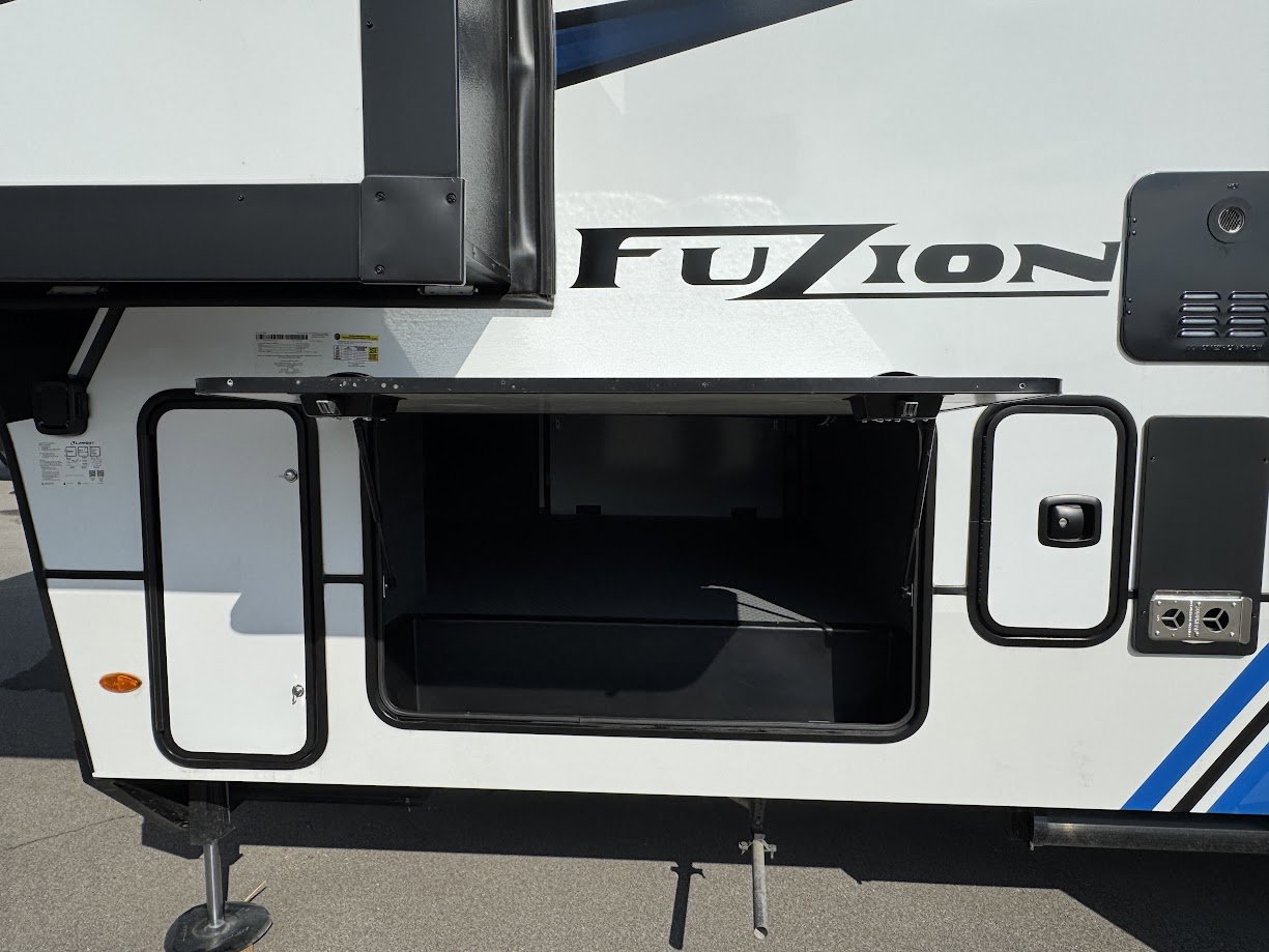 2025 Keystone FUZION 419 - Image 7