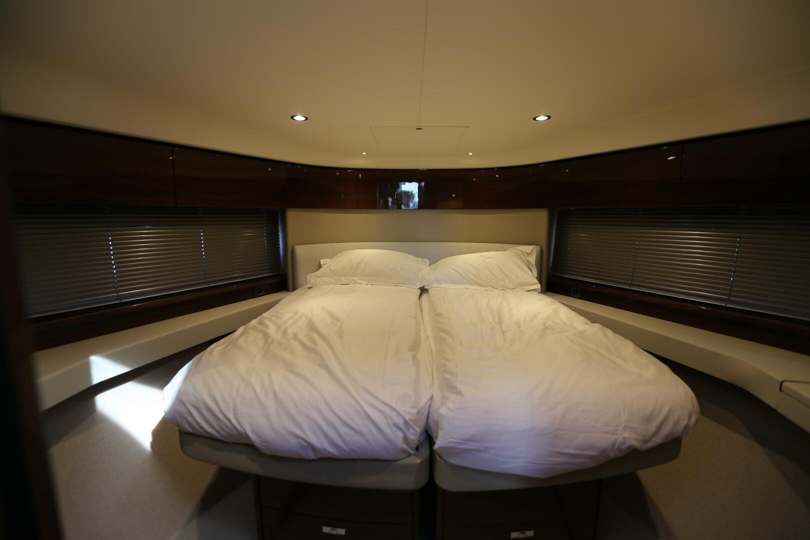 2024 Princess Princess F45 - Image 28