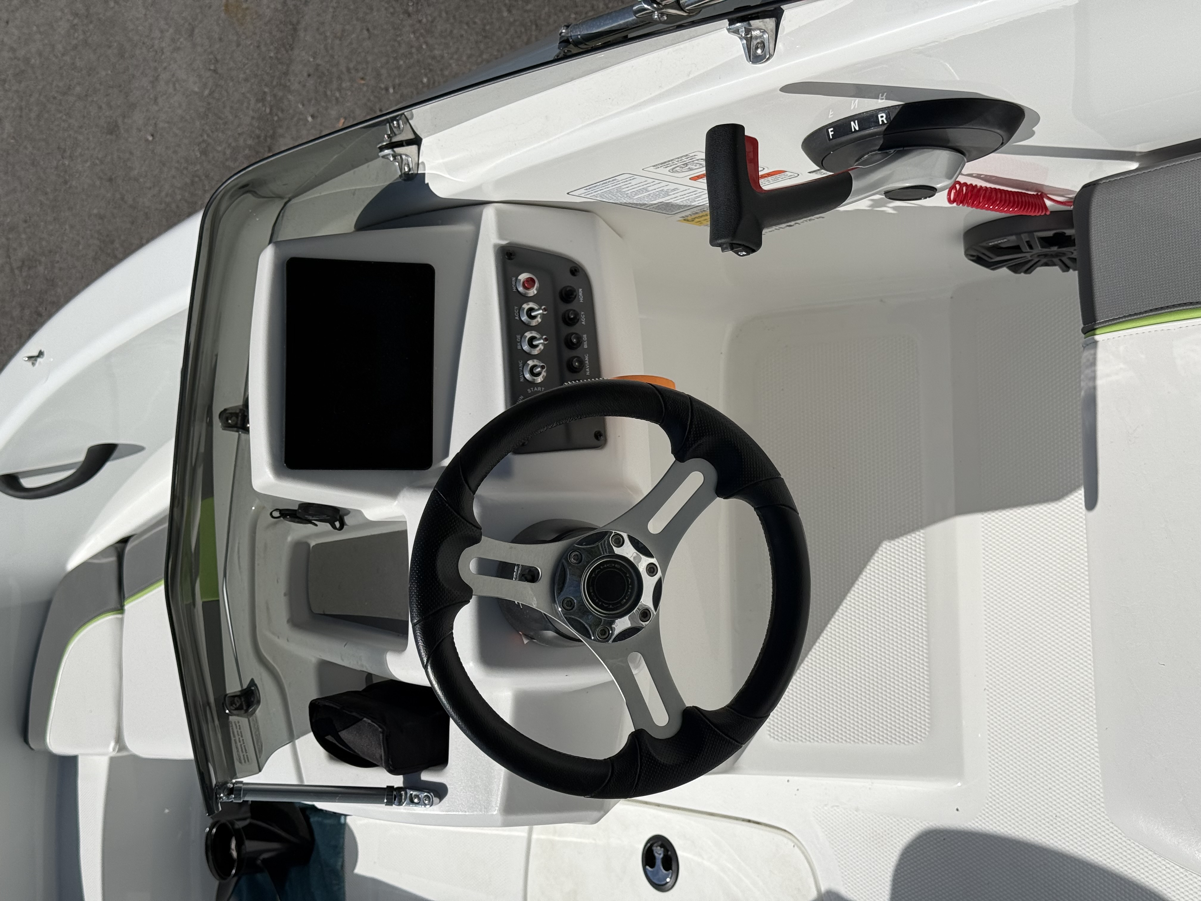 2024 TRACKER 2024 T16 - Image 5