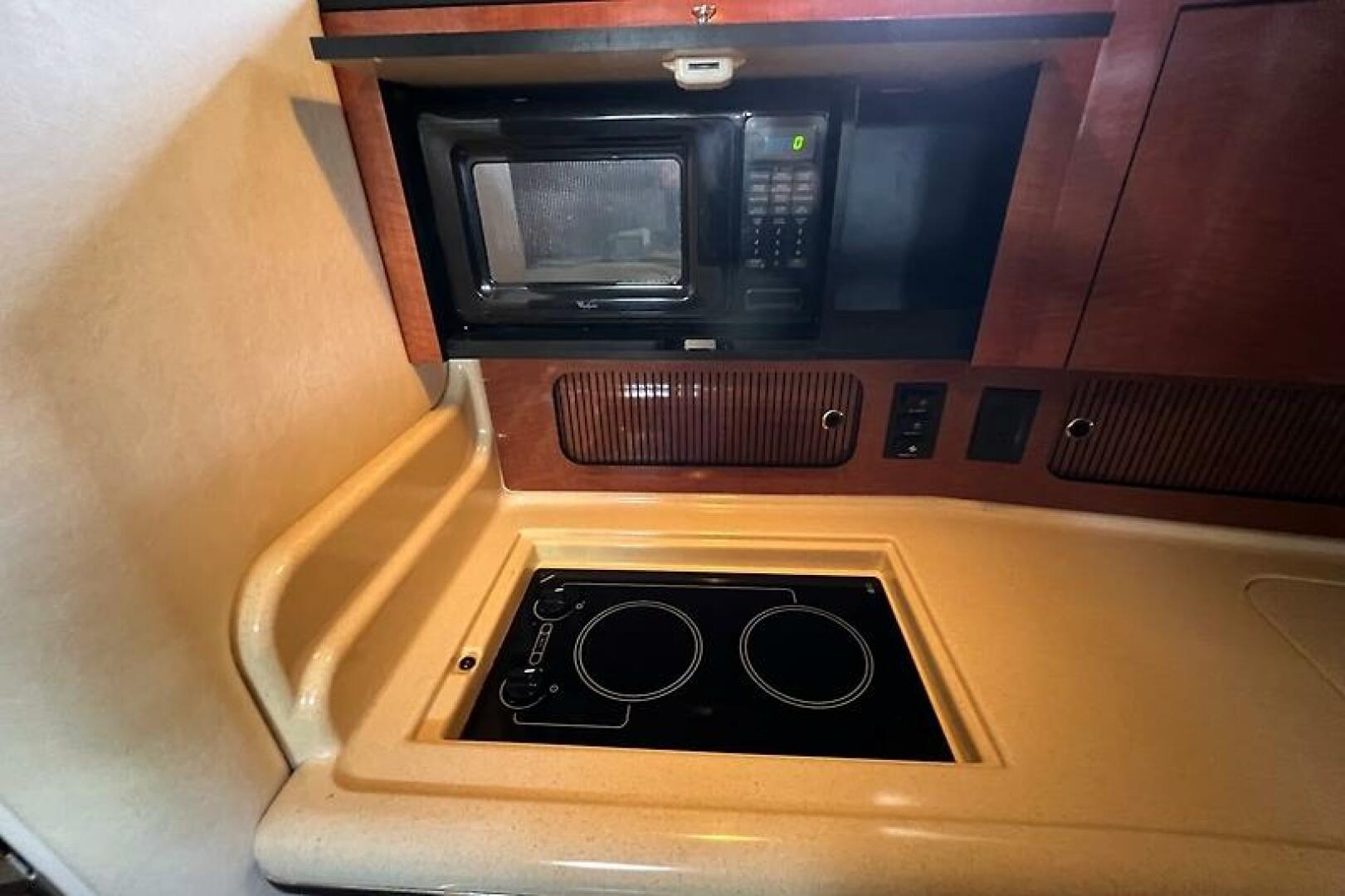 2004 Sea Ray 320 Sundancer - Image 18