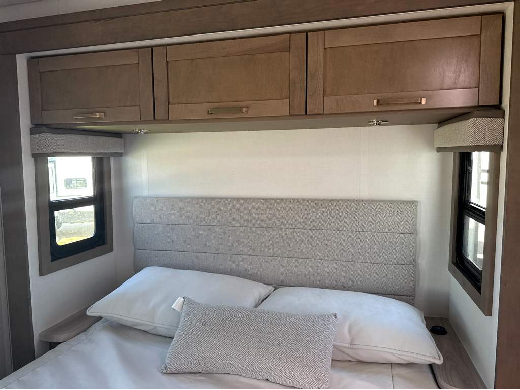 2027 JAYCO GREYHAWK 29MV - Image 24