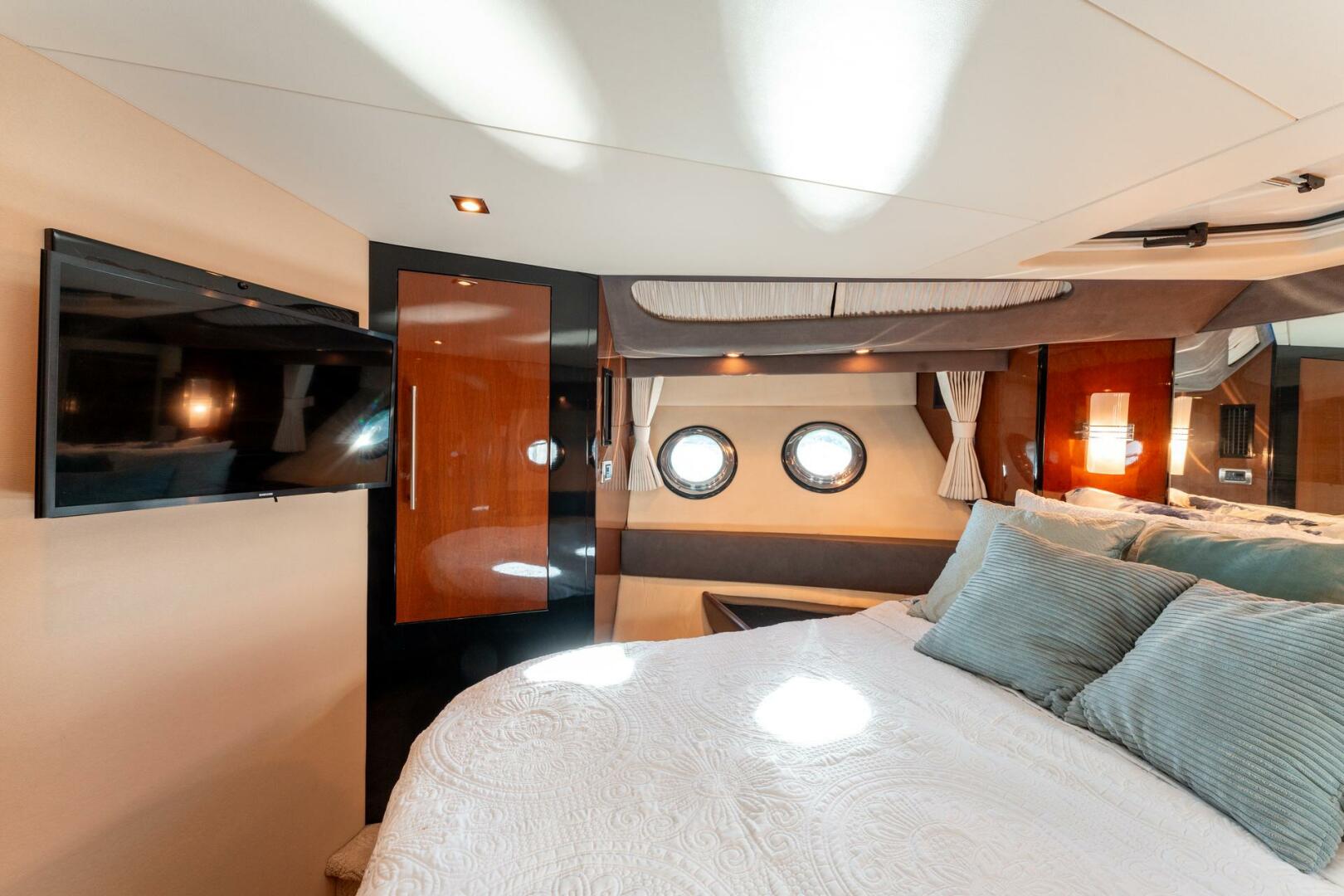 2009 Marquis - Image 29