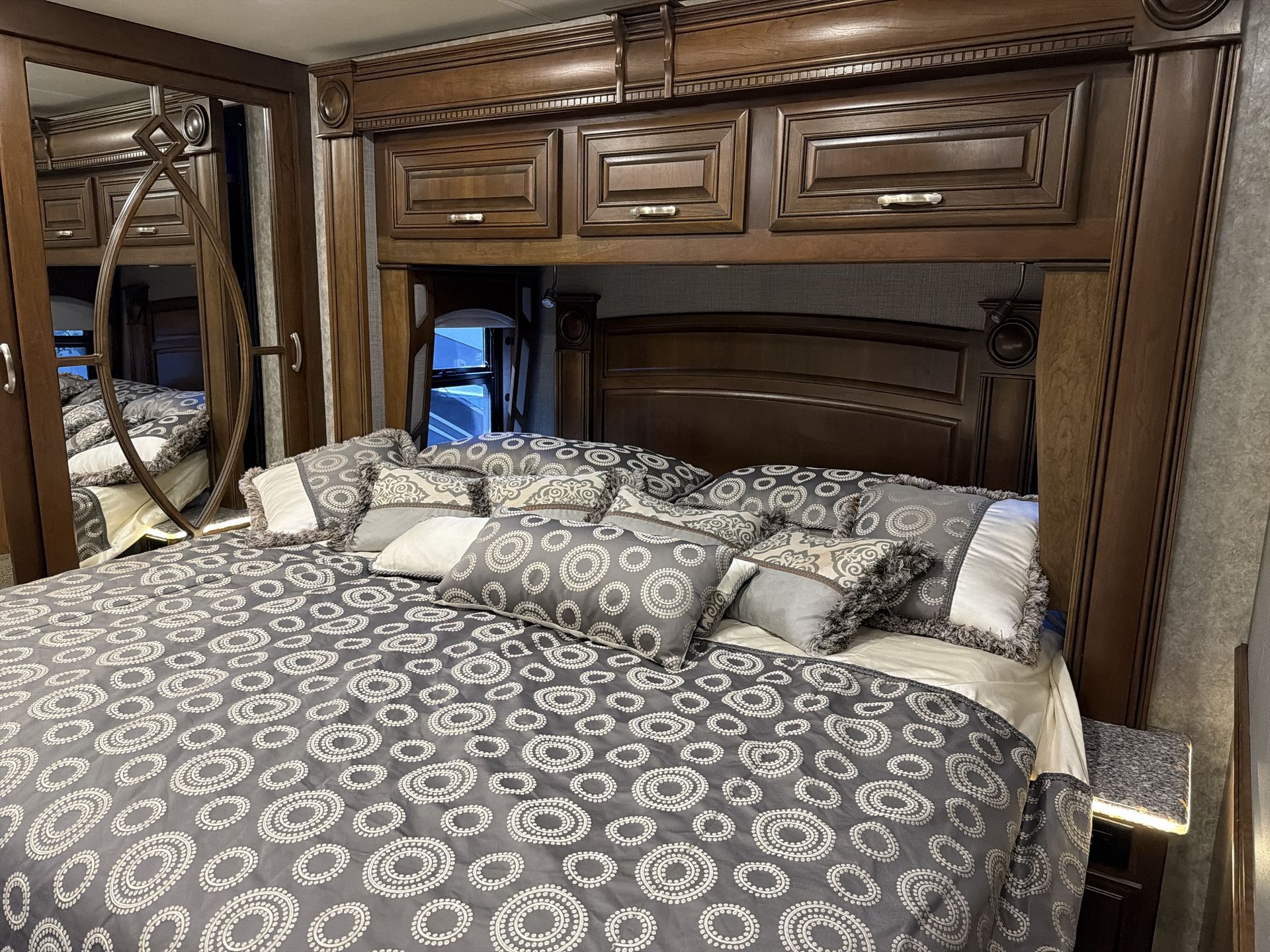 2017 Entegra Coach Anthem 44DLQ - Image 26
