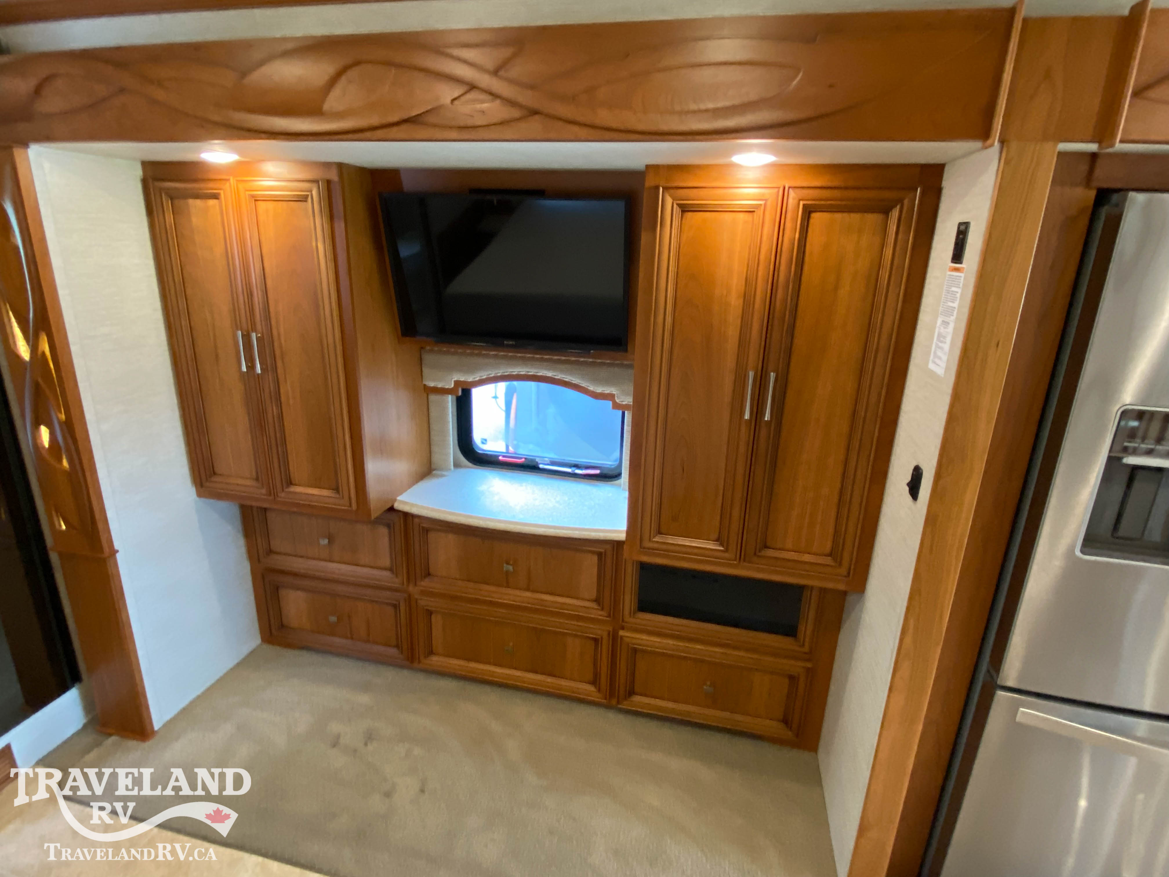 2018 Newmar Ventana 4037 - Image 23