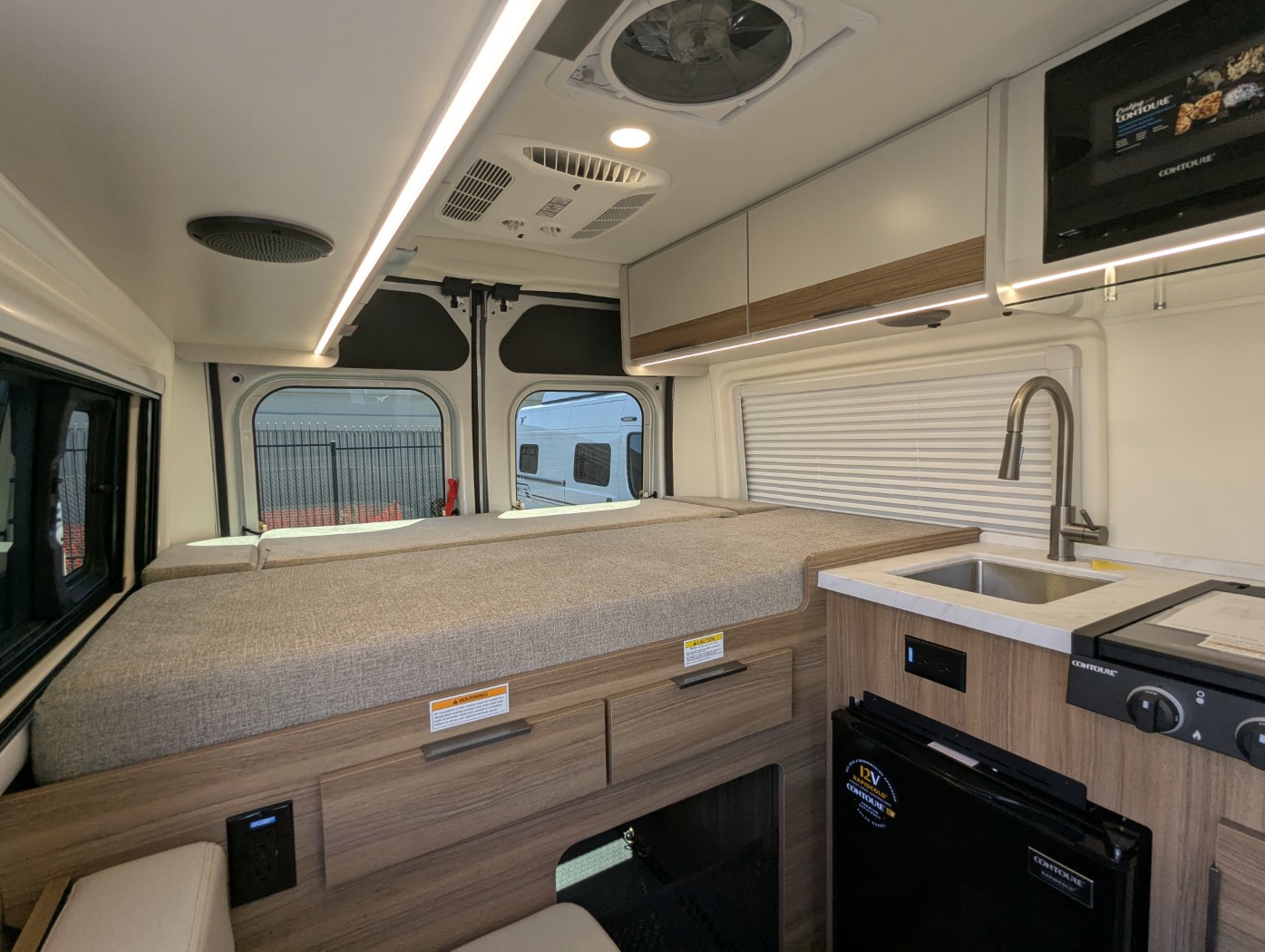 2027 Thor Motor Coach Rize 18Z - Image 18