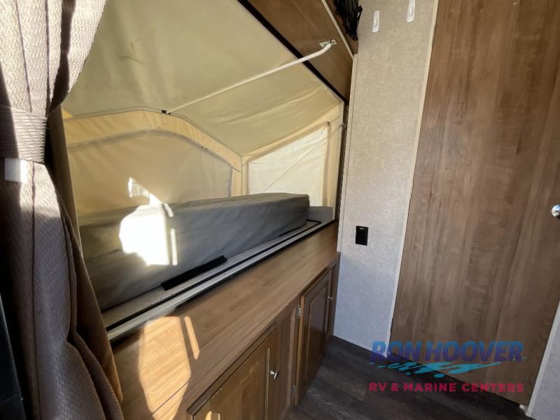 2018 FOREST RIVER ROCKWOOD ROO 21DK - Image 4