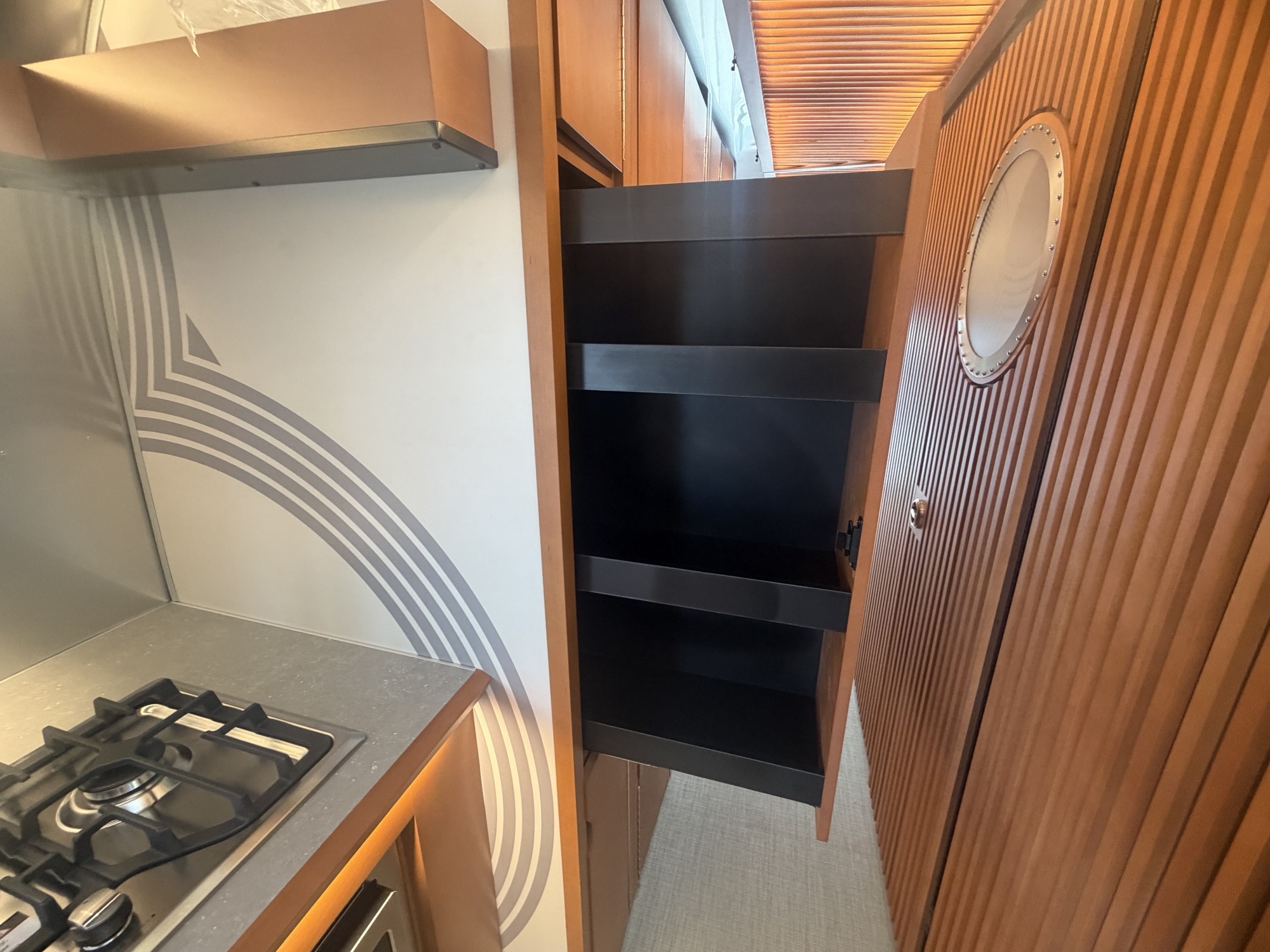 2027 AIRSTREAM FRANK LLOYD WRIGHT 28RBT - Image 23