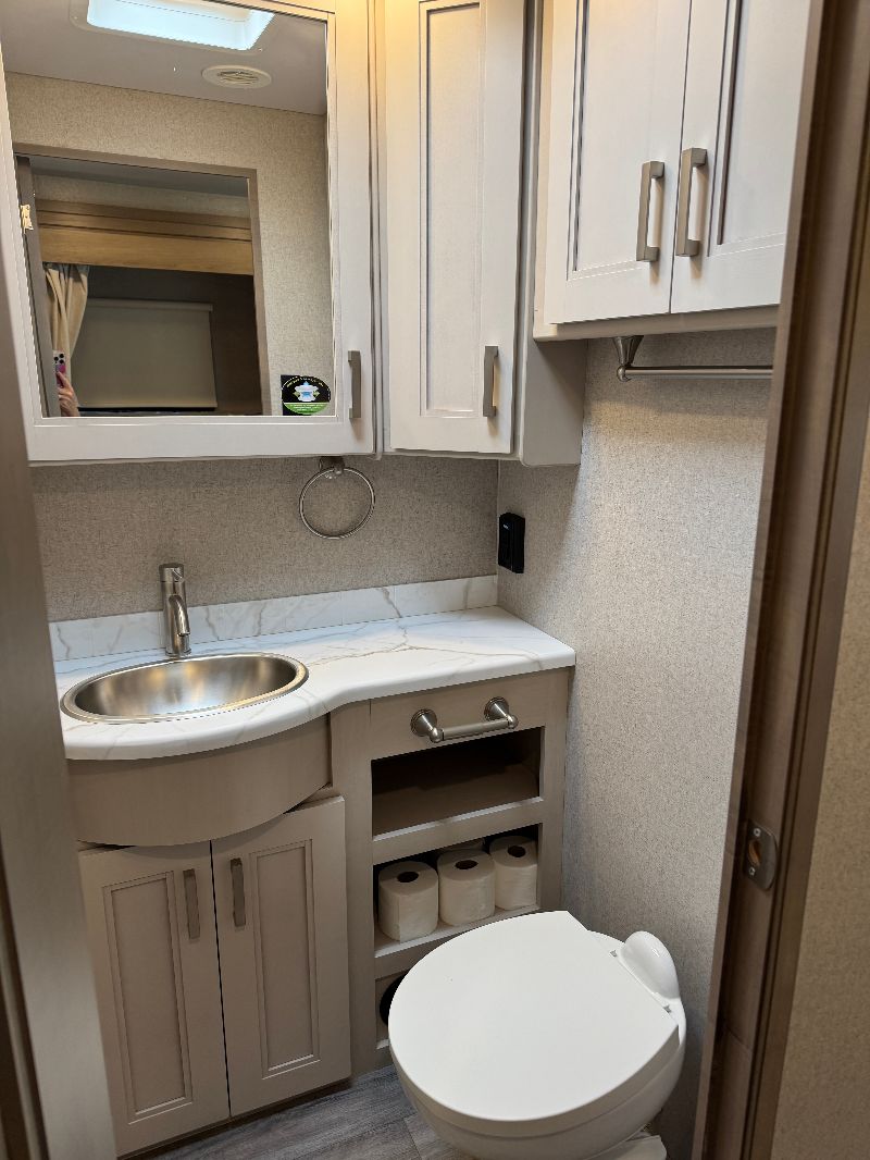 2026 Thor Motor Coach Inception 38XL - Image 13