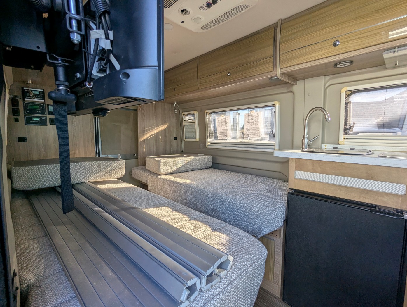 2020 Winnebago Travato 59K - Image 12