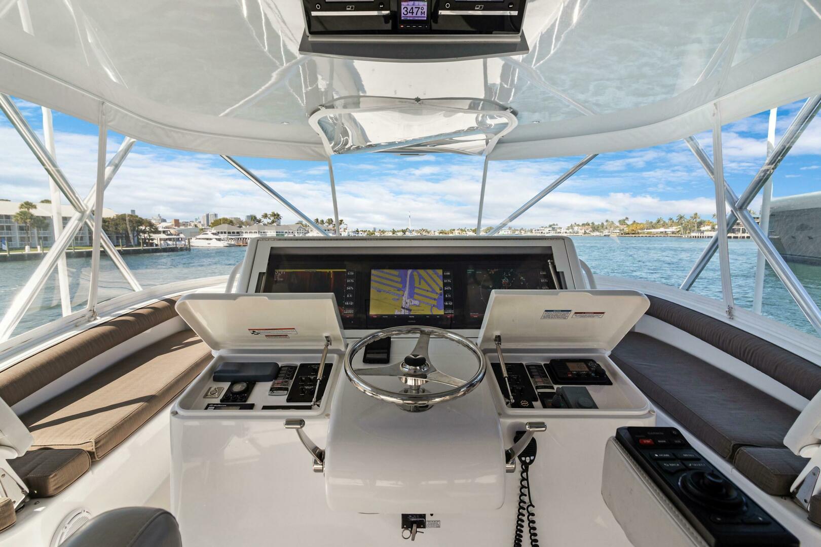 2016 Hatteras GT63 - Image 23