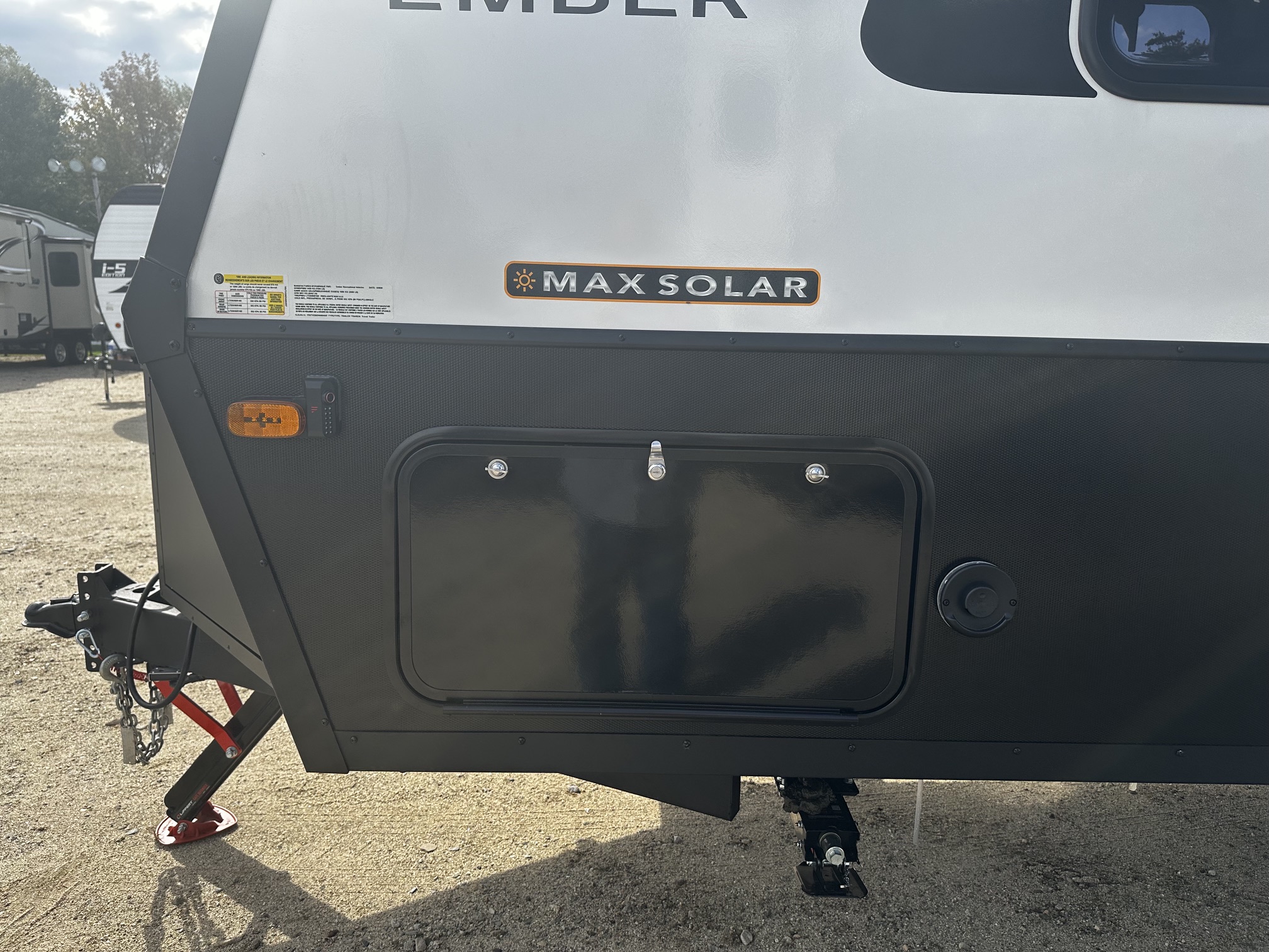 2027 Ember Overland Series 221MSL - Image 14