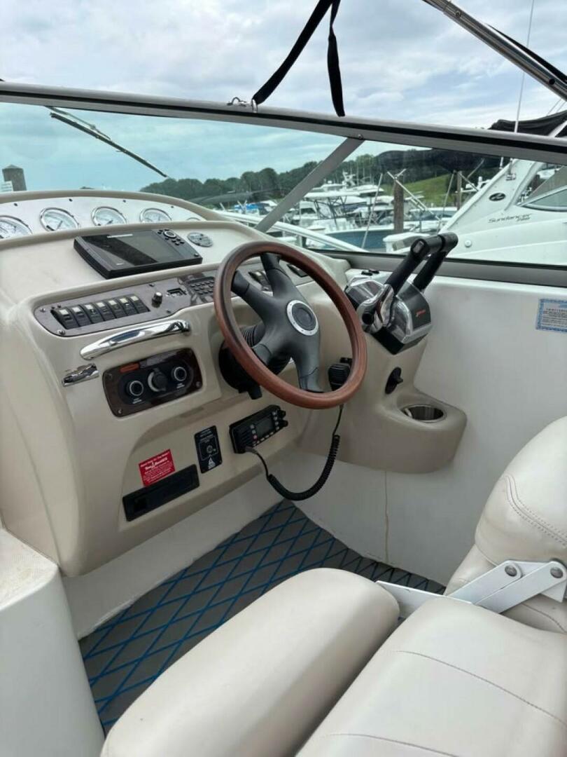 2005 Chaparral 290 Signature - Image 27