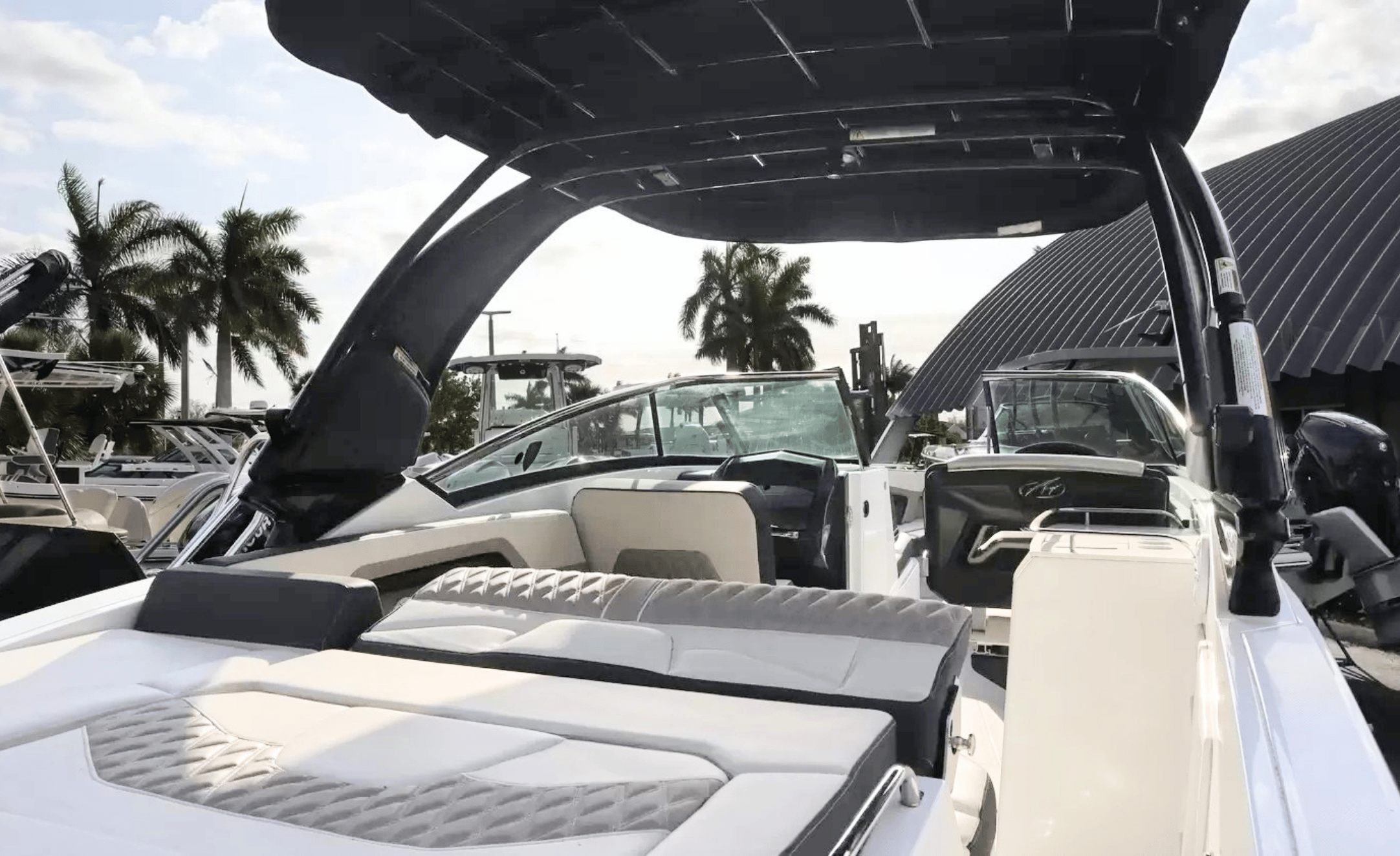 2024 Monterey 305SS  - Image 3