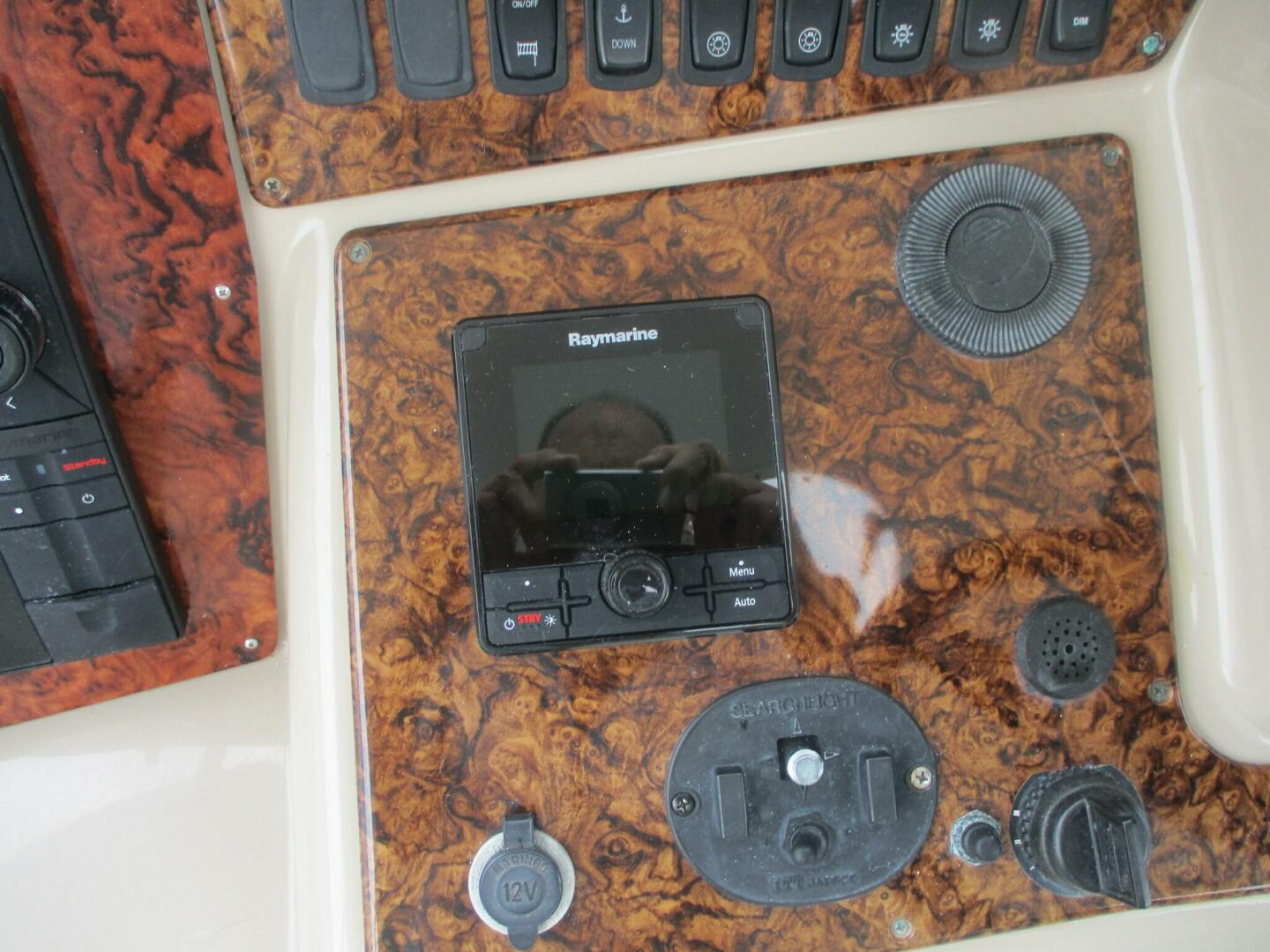 2006 Carver - Image 17