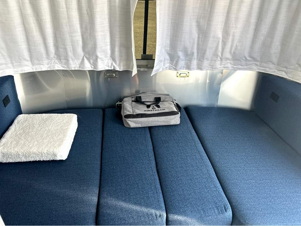 2025 AIRSTREAM BAMBI 16RB - Image 14