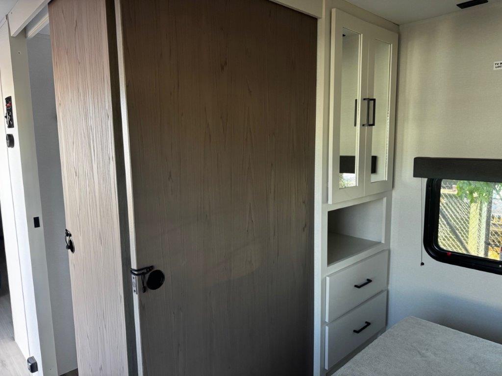2026 Grand Design Momentum MAV 27MAV - Image 25
