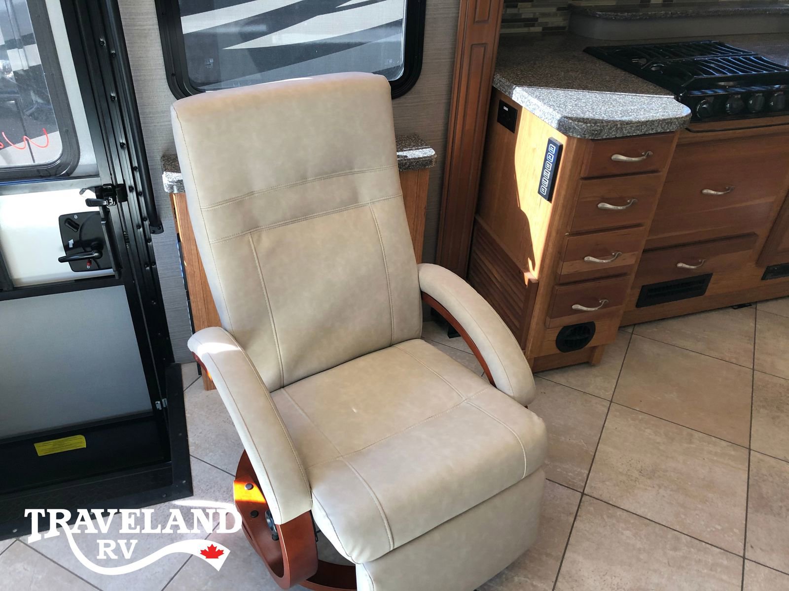 2016 Fleetwood Bounder 34T - Image 34