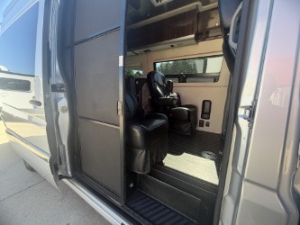 2016 AIRSTREAM INTERSTATE EXT LOUNGE - Image 15