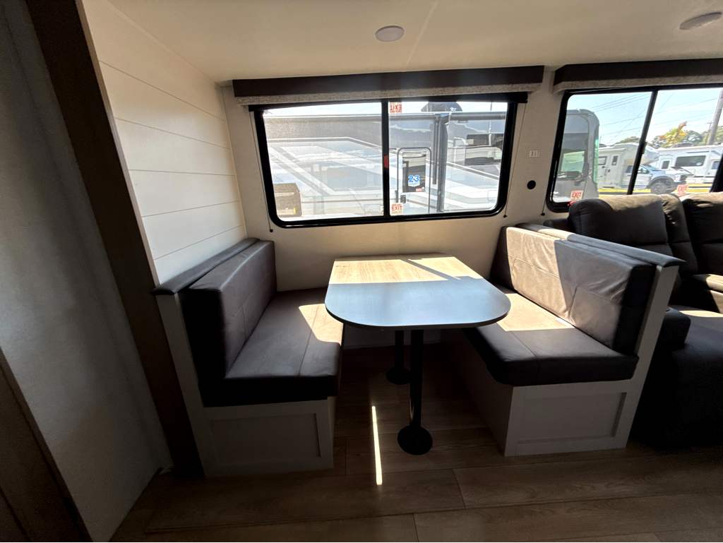2027 JAYCO JAY FLIGHT 333BTS - Image 14